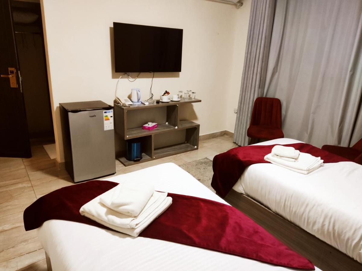 Golden Plaza Hotel Amman Extérieur photo